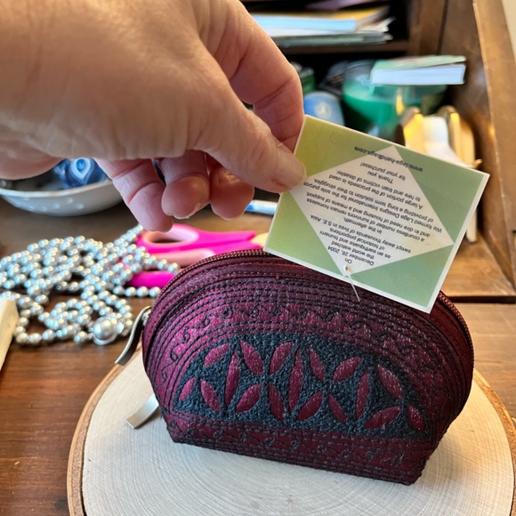 Laga Designs Handmade Tari Mini Dance Hard Case Coin Purse - Picture 3 of 12